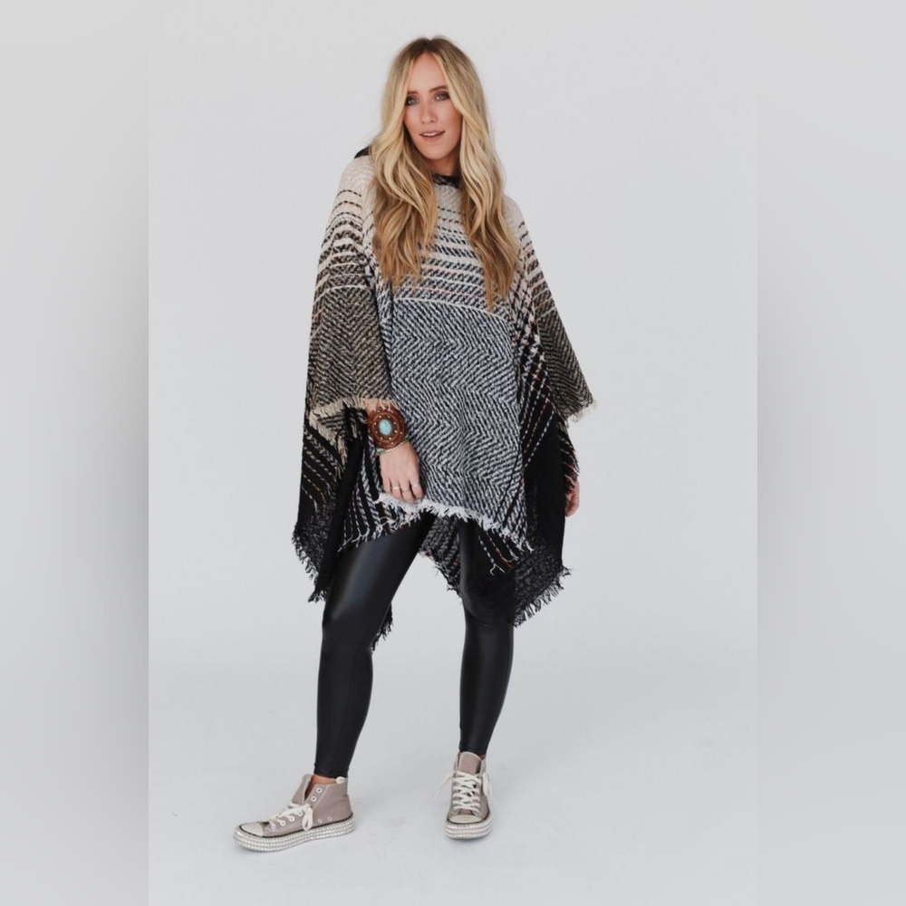 NWT 3 Piece Black Poncho Brami Faux Leather Leggings Medium Three Bird Nest